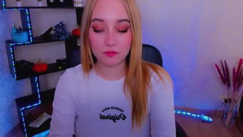 Liana online show from December 2024 01:59:02 PM