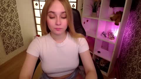 Liana online show from January 2025 05:35:01 AM