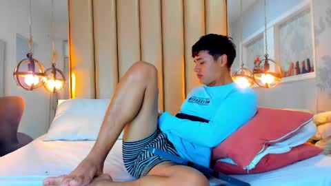 Lian  online show from April 2026 04:15:01 AM