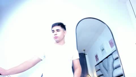 lianfox_ online show from February 2026 01:08:02 PM