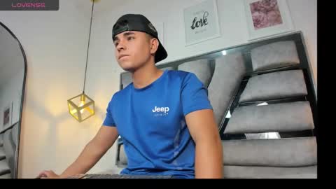 lianfox_ online show from April 2026 12:50:02 PM