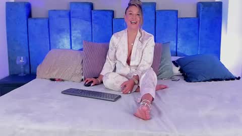 Snapshot of liannaa_ chatting on February 2025 08:18:01 PM Lian online show from February 2025 08:18:01 PM