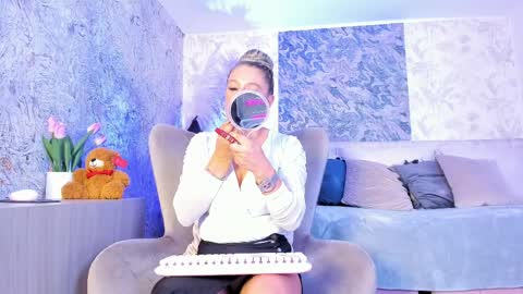 Lian online show from March 2026 07:36:02 PM