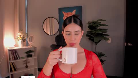 Lia online show from November 2025 12:05:02 PM