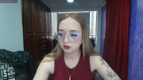 Lia Roberts online show from December 2024 07:49:01 PM