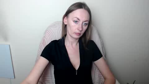 Lia online show from April 2026 11:43:01 AM