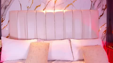  LIA TINK  online show from March 2026 11:32:02 AM