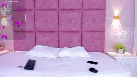 liavelez_ online show from March 2026 01:48:02 PM