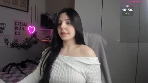 Lia online show from November 2025 08:24:01 AM