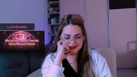 libra_mia online show from January 2026 06:44:01 PM