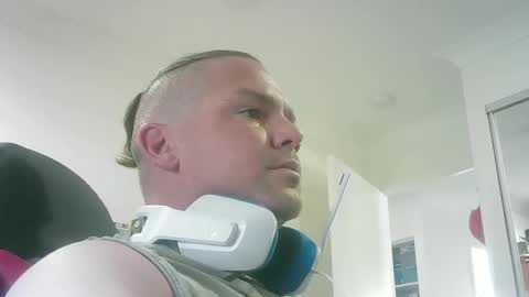 Snapshot of lickitwell29 chatting on April 2026 01:23:02 AM lickitwell29 online show from April 2026 01:23:02 AM