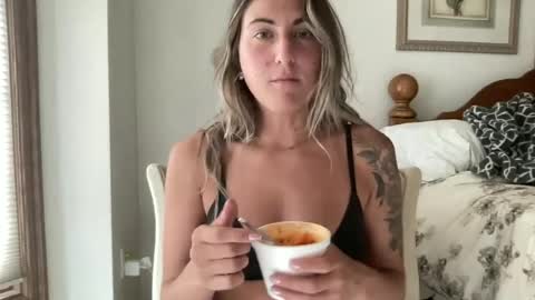 lickmealloverr online show from July 2026 10:15:01 PM