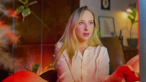 Snapshot of lierie chatting on February 2026 06:14:01 PM its my birthday today so im offline but id be so happy if you felt like sending me a birthday love while im away online show from February 2026 06:14:01 PM