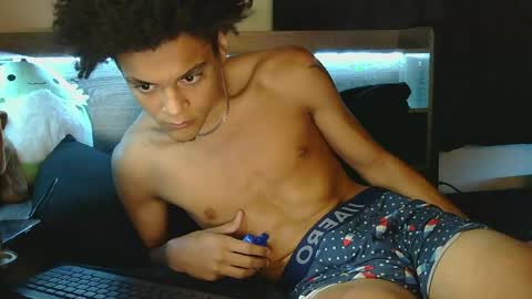 lightskinwithgirth online show from May 2026 03:30:01 PM