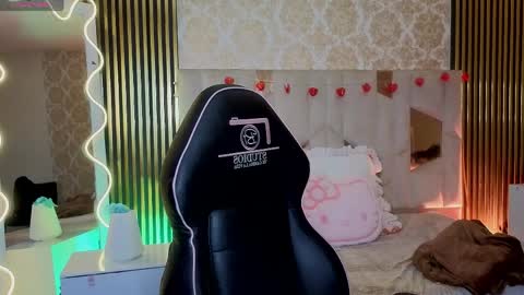 LIHIAN online show from April 2026 11:44:02 AM