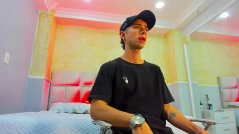 Snapshot of liiamhudson_ chatting on February 2025 04:08:02 AM L I I A M online show from February 2025 04:08:02 AM