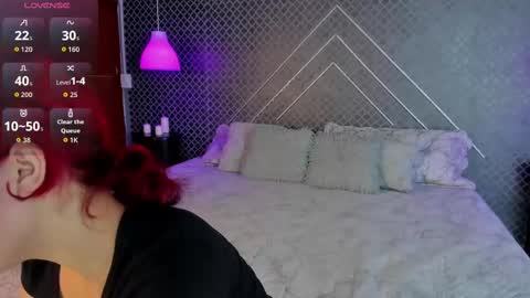 Lilith online show from September 2025 08:20:02 PM