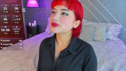 Lilith online show from September 2025 08:43:01 PM