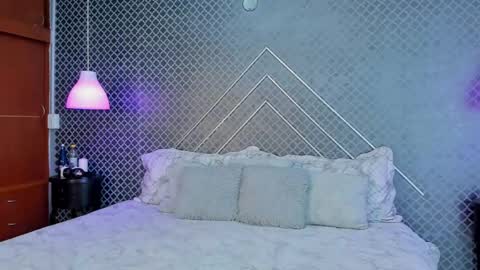 Lilith online show from October 2025 08:07:01 PM