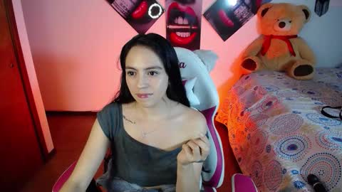 Snapshot of lika_little3 chatting on October 2025 01:02:02 AM Liika online show from October 2025 01:02:02 AM