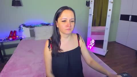 Snapshot of likaa_likaa chatting on December 2024 12:05:01 PM Lika online show from December 2024 12:05:01 PM