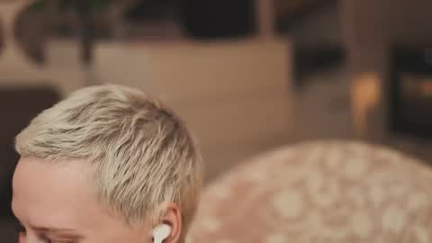 likaaberry online show from November 2025 12:25:01 PM