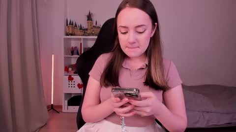 Snapshot of lil_happiness chatting on February 2025 06:21:01 PM for free registration 3 online show from February 2025 06:21:01 PM