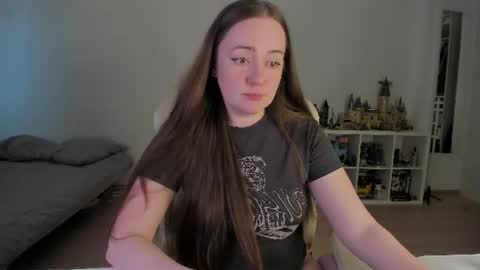 Snapshot of lil_happiness chatting on June 2026 04:15:01 AM for free registration 3 online show from June 2026 04:15:01 AM