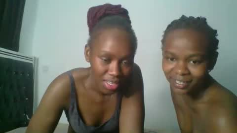 Snapshot of lil_meg chatting on February 2026 12:19:02 AM lil_meg online show from February 2026 12:19:02 AM