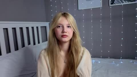 Snapshot of lil_tasty33 chatting on January 2026 08:40:02 AM Emma online show from January 2026 08:40:02 AM