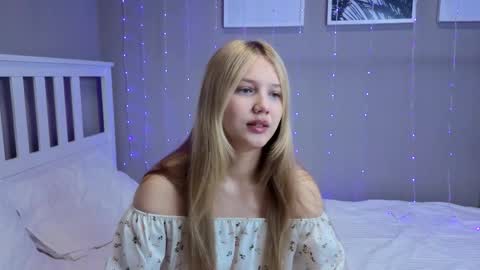 Snapshot of lil_tasty33 chatting on January 2026 10:06:02 AM Emma online show from January 2026 10:06:02 AM