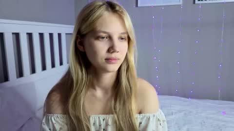 Snapshot of lil_tasty33 chatting on January 2026 09:14:02 AM Emma online show from January 2026 09:14:02 AM