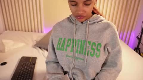 Snapshot of lila_cohen chatting on February 2026 04:06:01 AM L I L A online show from February 2026 04:06:01 AM