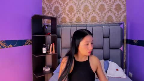 L I L A online show from November 2025 12:16:02 PM