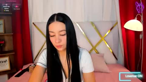 lila_pinky_ online show from April 2026 11:46:02 AM