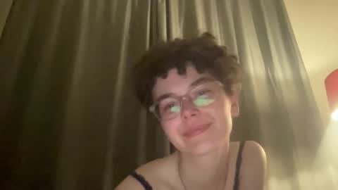 lilac_dreamsss online show from May 2026 11:11:02 PM