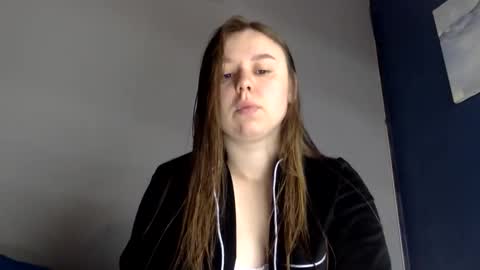 Lily online show from October 2025 05:37:01 AM