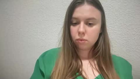 Lily online show from October 2025 09:15:01 PM