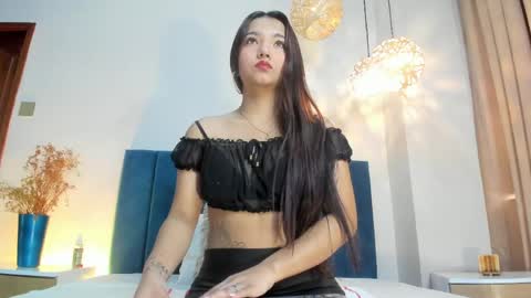 Lila Ross online show from May 2026 11:49:01 AM