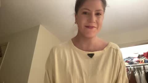 Snapshot of lilbi85_ chatting on January 2025 03:15:01 AM lilbi85_ online show from January 2025 03:15:01 AM