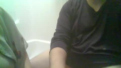 Snapshot of lilbratty_clouds_ogpuffdragon chatting on January 2025 01:48:01 PM lilbratty_clouds_ogpuffdragon online show from January 2025 01:48:01 PM