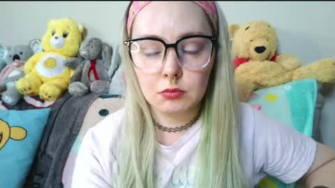 emily ryanson online show from April 2026 09:48:01 PM