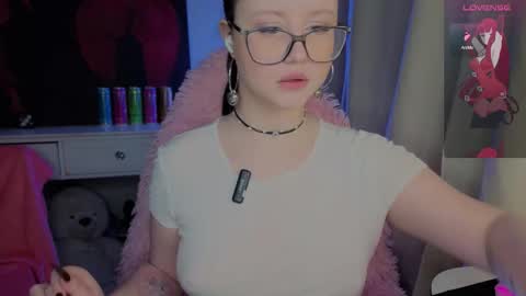 Nika and Lori online show from November 2025 11:40:02 AM