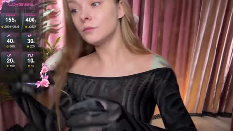 Lili online show from November 2025 02:06:02 PM