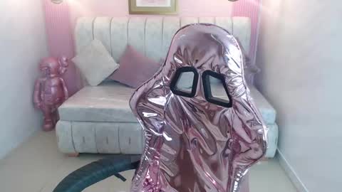 Lili online show from February 2025 10:28:02 AM