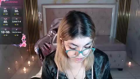 Lili online show from September 2025 09:11:01 AM