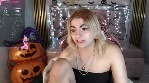 Lili online show from October 2025 04:22:01 AM