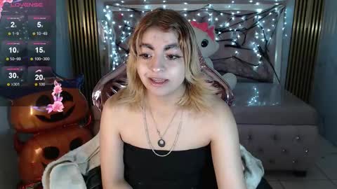 Lili online show from October 2025 04:13:01 AM