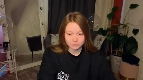 Snapshot of lilian_stars chatting on February 2026 04:54:01 AM Lilian online show from February 2026 04:54:01 AM