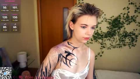 Lilian online show from November 2025 07:46:02 AM